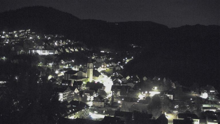 Dieses Bild zeigt eine Webcam-Aufnahme von Ottenhöfen, aufgenommen am Donnerstag, den 15.10.2026 um 19:50 Uhr