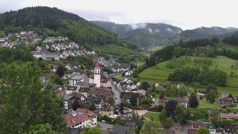 Dieses Bild zeigt eine Webcam-Aufnahme von Ottenhöfen, aufgenommen am Samstag, den 16.05.2026 um 08:40 Uhr