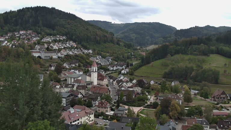 Dieses Bild zeigt eine Webcam-Aufnahme von Ottenhöfen, aufgenommen am Donnerstag, den 01.10.2026 um 15:30 Uhr