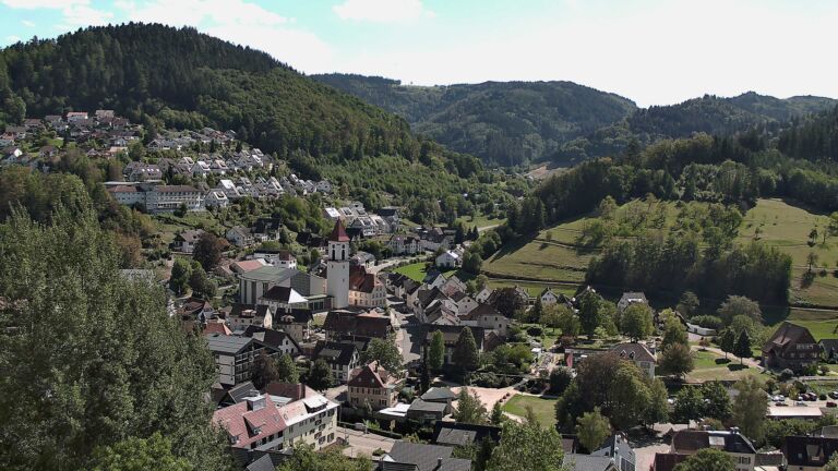 Dieses Bild zeigt eine Webcam-Aufnahme von Ottenhöfen, aufgenommen am Freitag, den 11.09.2026 um 14:20 Uhr