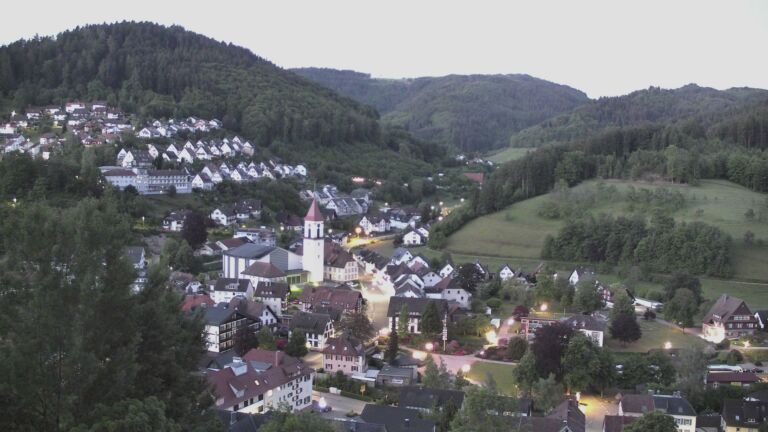 Dieses Bild zeigt eine Webcam-Aufnahme von Ottenhöfen, aufgenommen am Freitag, den 22.05.2026 um 05:00 Uhr