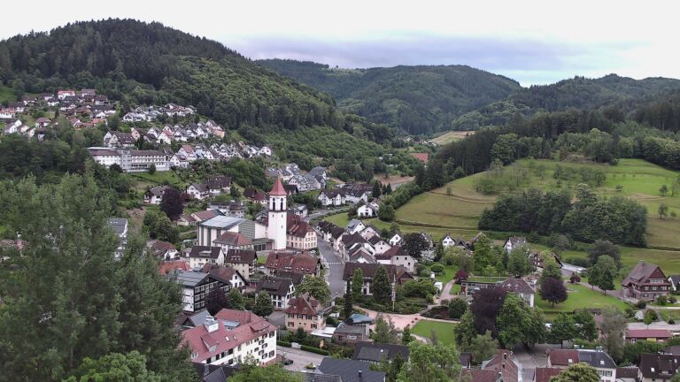 Dieses Bild zeigt eine Webcam-Aufnahme von Ottenhöfen, aufgenommen am Donnerstag, den 11.06.2026 um 06:00 Uhr