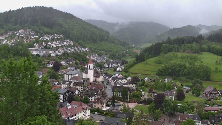 Dieses Bild zeigt eine Webcam-Aufnahme von Ottenhöfen, aufgenommen am Mittwoch, den 06.05.2026 um 16:40 Uhr