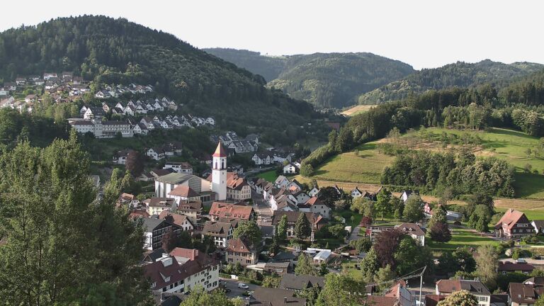 Dieses Bild zeigt eine Webcam-Aufnahme von Ottenhöfen, aufgenommen am Montag, den 22.06.2026 um 07:30 Uhr