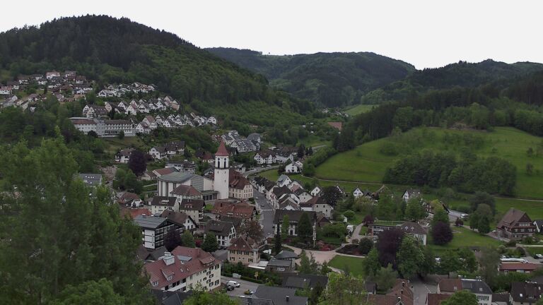 Dieses Bild zeigt eine Webcam-Aufnahme von Ottenhöfen, aufgenommen am Mittwoch, den 13.05.2026 um 08:40 Uhr