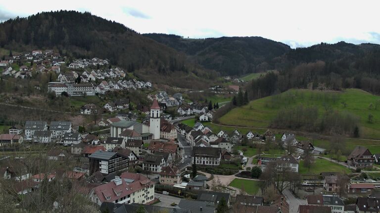 Dieses Bild zeigt eine Webcam-Aufnahme von Ottenhöfen, aufgenommen am Samstag, den 04.04.2026 um 16:40 Uhr