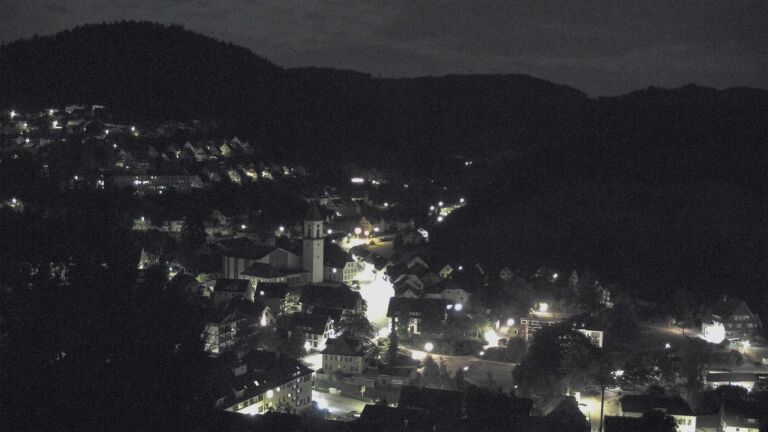 Dieses Bild zeigt eine Webcam-Aufnahme von Ottenhöfen, aufgenommen am Montag, den 03.08.2026 um 04:30 Uhr