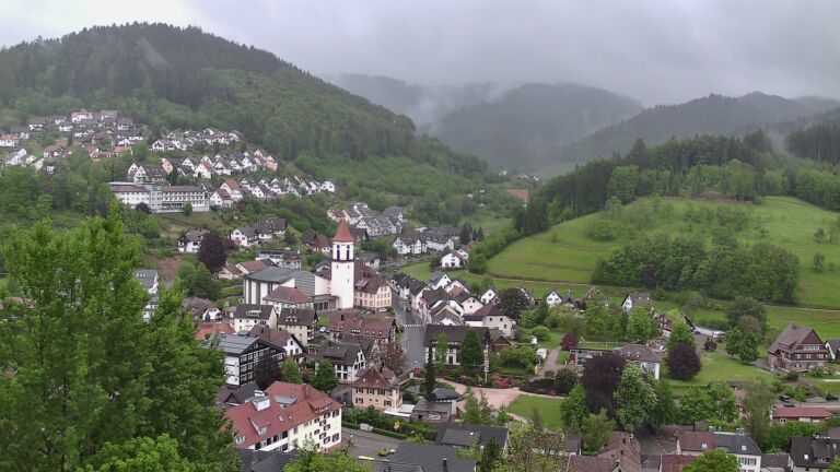 Dieses Bild zeigt eine Webcam-Aufnahme von Ottenhöfen, aufgenommen am Mittwoch, den 06.05.2026 um 16:50 Uhr
