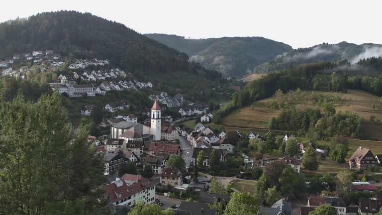 Dieses Bild zeigt eine Webcam-Aufnahme von Ottenhöfen, aufgenommen am Freitag, den 28.08.2026 um 08:00 Uhr