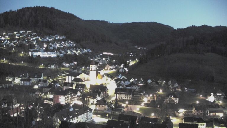 Dieses Bild zeigt eine Webcam-Aufnahme von Ottenhöfen, aufgenommen am Donnerstag, den 12.03.2026 um 19:10 Uhr