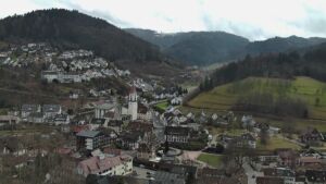 Dieses Bild zeigt eine Webcam-Aufnahme von Ottenhöfen, aufgenommen am Sonntag, den 15.02.2026 um 13:20 Uhr