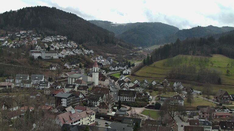 Dieses Bild zeigt eine Webcam-Aufnahme von Ottenhöfen, aufgenommen am Sonntag, den 15.02.2026 um 13:20 Uhr