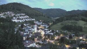 Dieses Bild zeigt eine Webcam-Aufnahme von Ottenhöfen, aufgenommen am Montag, den 01.06.2026 um 22:00 Uhr