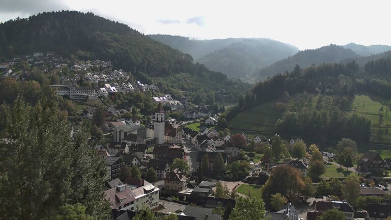 Dieses Bild zeigt eine Webcam-Aufnahme von Ottenhöfen, aufgenommen am Montag, den 19.10.2026 um 13:40 Uhr