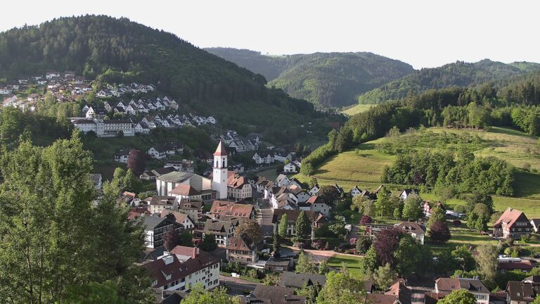 Dieses Bild zeigt eine Webcam-Aufnahme von Ottenhöfen, aufgenommen am Donnerstag, den 21.05.2026 um 07:40 Uhr