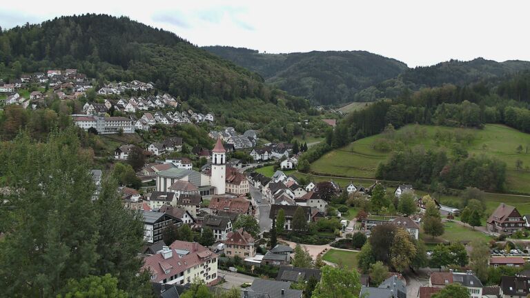Dieses Bild zeigt eine Webcam-Aufnahme von Ottenhöfen, aufgenommen am Sonntag, den 11.10.2026 um 10:40 Uhr