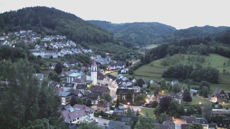 Dieses Bild zeigt eine Webcam-Aufnahme von Ottenhöfen, aufgenommen am Freitag, den 05.06.2026 um 05:00 Uhr