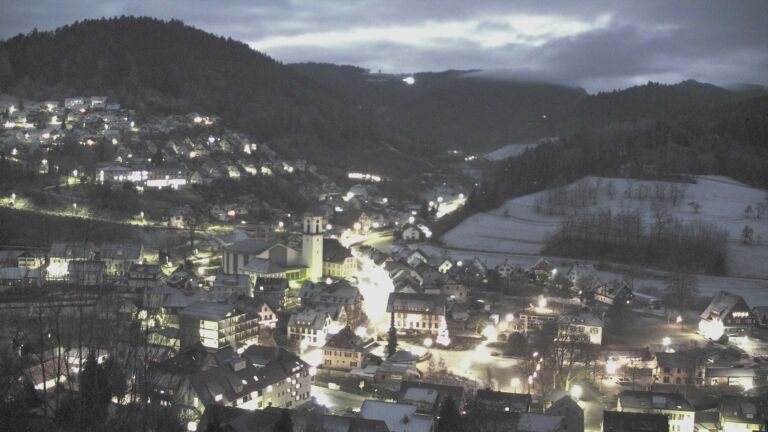 Dieses Bild zeigt eine Webcam-Aufnahme von Ottenhöfen, aufgenommen am Dienstag, den 30.12.2025 um 07:30 Uhr