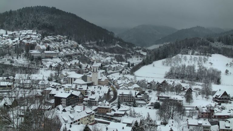 Dieses Bild zeigt eine Webcam-Aufnahme von Ottenhöfen, aufgenommen am Samstag, den 03.01.2026 um 16:30 Uhr