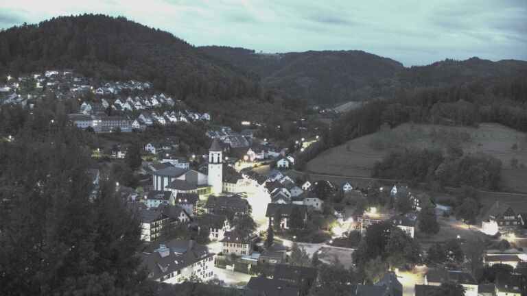 Dieses Bild zeigt eine Webcam-Aufnahme von Ottenhöfen, aufgenommen am Freitag, den 21.08.2026 um 05:50 Uhr