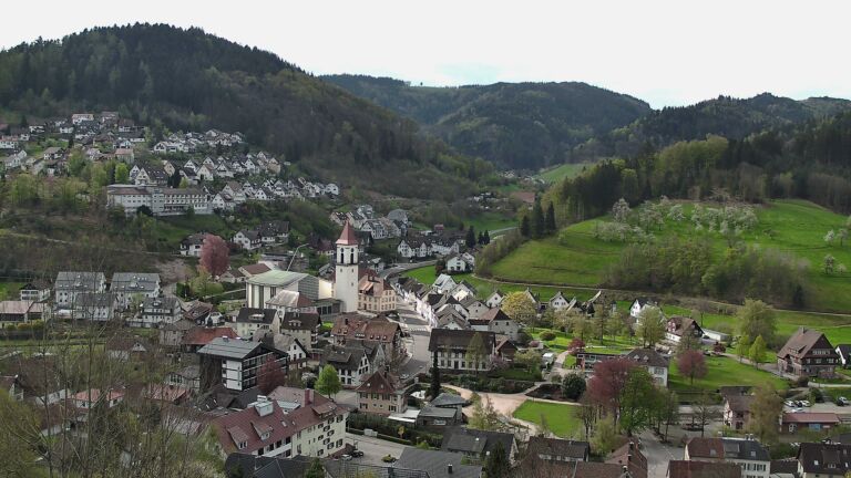 Dieses Bild zeigt eine Webcam-Aufnahme von Ottenhöfen, aufgenommen am Donnerstag, den 16.04.2026 um 09:50 Uhr