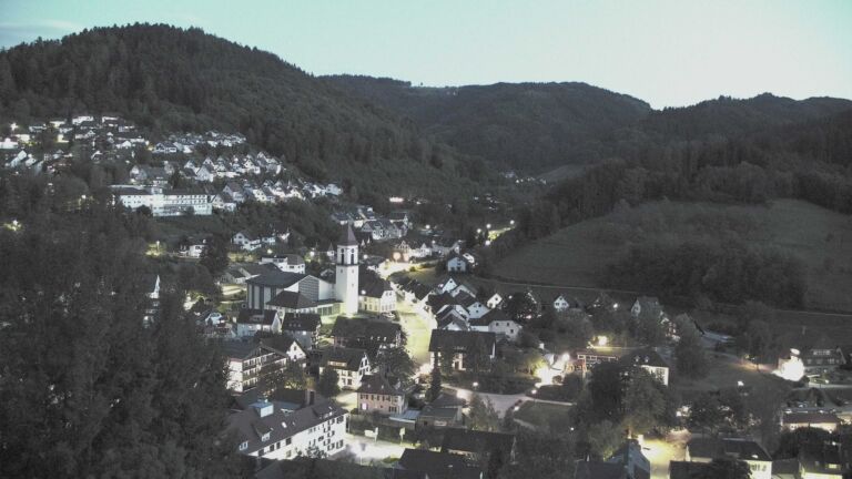 Dieses Bild zeigt eine Webcam-Aufnahme von Ottenhöfen, aufgenommen am Sonntag, den 27.09.2026 um 19:50 Uhr