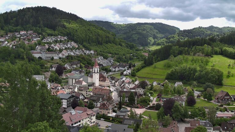 Dieses Bild zeigt eine Webcam-Aufnahme von Ottenhöfen, aufgenommen am Dienstag, den 12.05.2026 um 14:20 Uhr