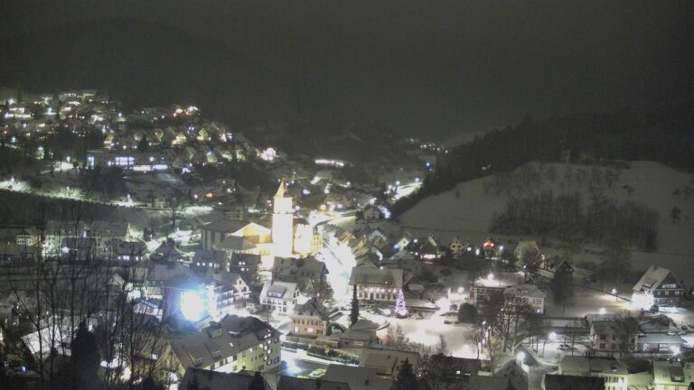 Dieses Bild zeigt eine Webcam-Aufnahme von Ottenhöfen, aufgenommen am Dienstag, den 06.01.2026 um 18:10 Uhr