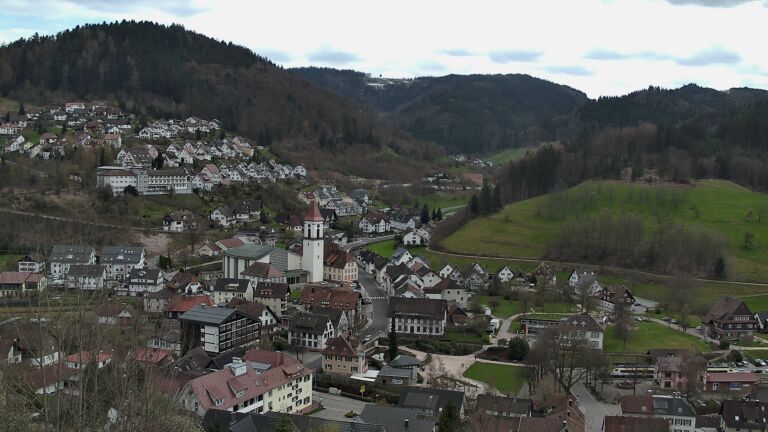 Dieses Bild zeigt eine Webcam-Aufnahme von Ottenhöfen, aufgenommen am Freitag, den 03.04.2026 um 15:50 Uhr