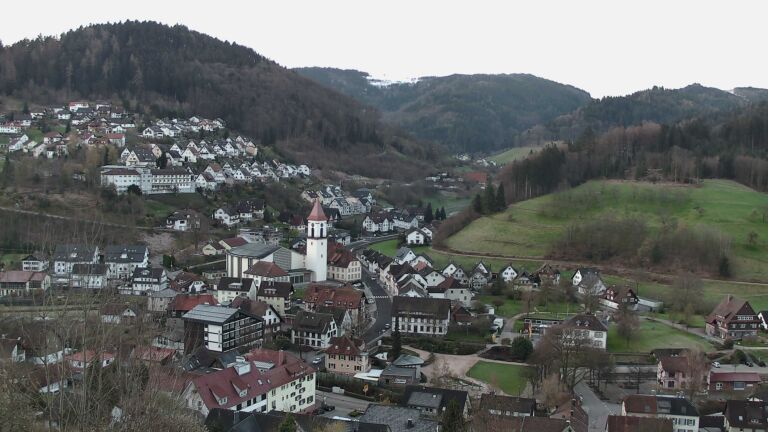 Dieses Bild zeigt eine Webcam-Aufnahme von Ottenhöfen, aufgenommen am Donnerstag, den 02.04.2026 um 07:10 Uhr