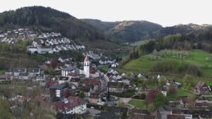 Dieses Bild zeigt eine Webcam-Aufnahme von Ottenhöfen, aufgenommen am Freitag, den 17.04.2026 um 07:20 Uhr