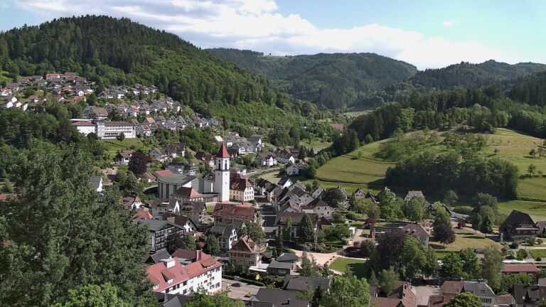 Dieses Bild zeigt eine Webcam-Aufnahme von Ottenhöfen, aufgenommen am Mittwoch, den 27.05.2026 um 16:40 Uhr
