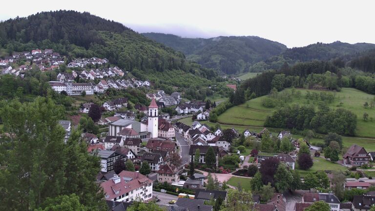 Dieses Bild zeigt eine Webcam-Aufnahme von Ottenhöfen, aufgenommen am Montag, den 11.05.2026 um 06:10 Uhr