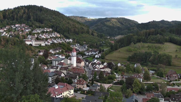 Dieses Bild zeigt eine Webcam-Aufnahme von Ottenhöfen, aufgenommen am Mittwoch, den 09.09.2026 um 19:10 Uhr
