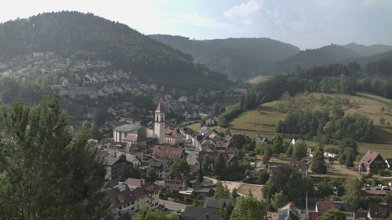 Dieses Bild zeigt eine Webcam-Aufnahme von Ottenhöfen, aufgenommen am Montag, den 03.08.2026 um 09:20 Uhr
