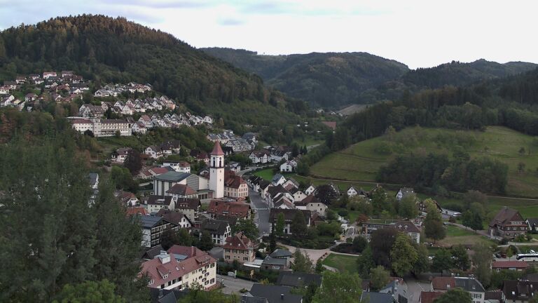 Dieses Bild zeigt eine Webcam-Aufnahme von Ottenhöfen, aufgenommen am Mittwoch, den 16.09.2026 um 19:10 Uhr