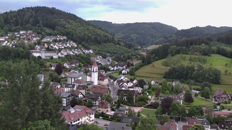 Dieses Bild zeigt eine Webcam-Aufnahme von Ottenhöfen, aufgenommen am Samstag, den 13.06.2026 um 06:20 Uhr