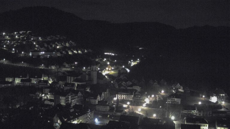 Dieses Bild zeigt eine Webcam-Aufnahme von Ottenhöfen, aufgenommen am Dienstag, den 27.01.2026 um 01:30 Uhr