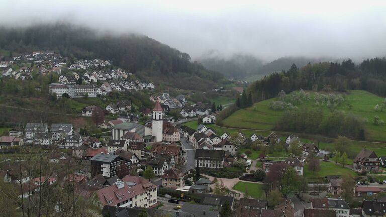 Dieses Bild zeigt eine Webcam-Aufnahme von Ottenhöfen, aufgenommen am Montag, den 13.04.2026 um 11:20 Uhr