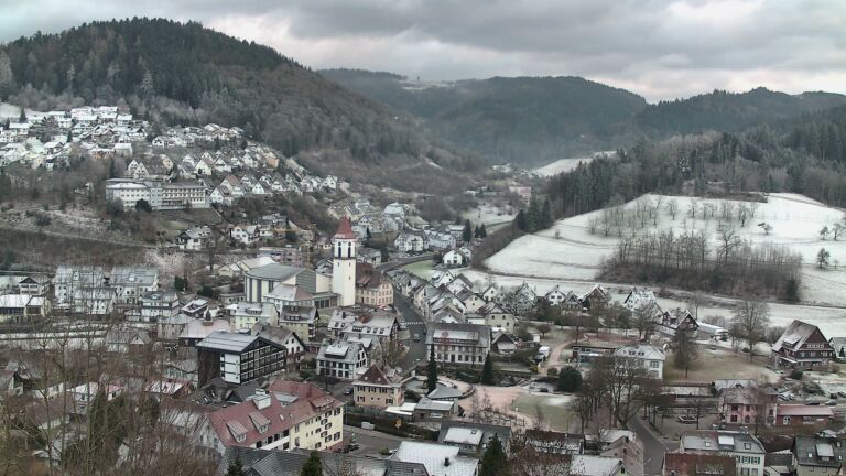 Dieses Bild zeigt eine Webcam-Aufnahme von Ottenhöfen, aufgenommen am Dienstag, den 30.12.2025 um 08:50 Uhr