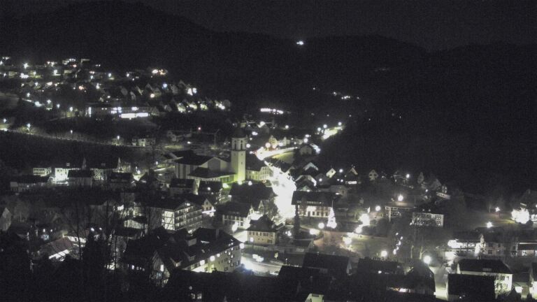 Dieses Bild zeigt eine Webcam-Aufnahme von Ottenhöfen, aufgenommen am Donnerstag, den 18.12.2025 um 06:20 Uhr