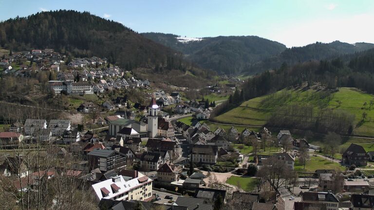 Dieses Bild zeigt eine Webcam-Aufnahme von Ottenhöfen, aufgenommen am Donnerstag, den 02.04.2026 um 15:10 Uhr