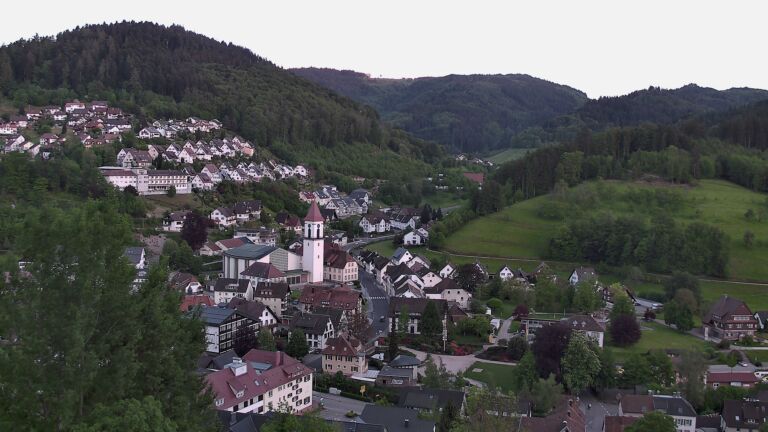 Dieses Bild zeigt eine Webcam-Aufnahme von Ottenhöfen, aufgenommen am Freitag, den 08.05.2026 um 20:40 Uhr
