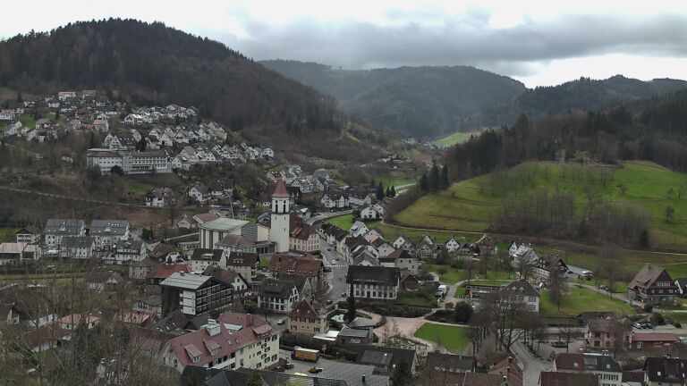 Dieses Bild zeigt eine Webcam-Aufnahme von Ottenhöfen, aufgenommen am Dienstag, den 17.03.2026 um 10:50 Uhr