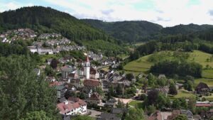 Dieses Bild zeigt eine Webcam-Aufnahme von Ottenhöfen, aufgenommen am Montag, den 01.06.2026 um 16:30 Uhr