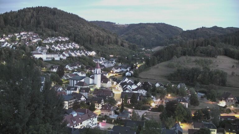 Dieses Bild zeigt eine Webcam-Aufnahme von Ottenhöfen, aufgenommen am Sonntag, den 23.08.2026 um 21:00 Uhr