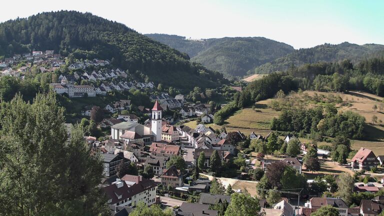 Dieses Bild zeigt eine Webcam-Aufnahme von Ottenhöfen, aufgenommen am Freitag, den 24.07.2026 um 09:20 Uhr