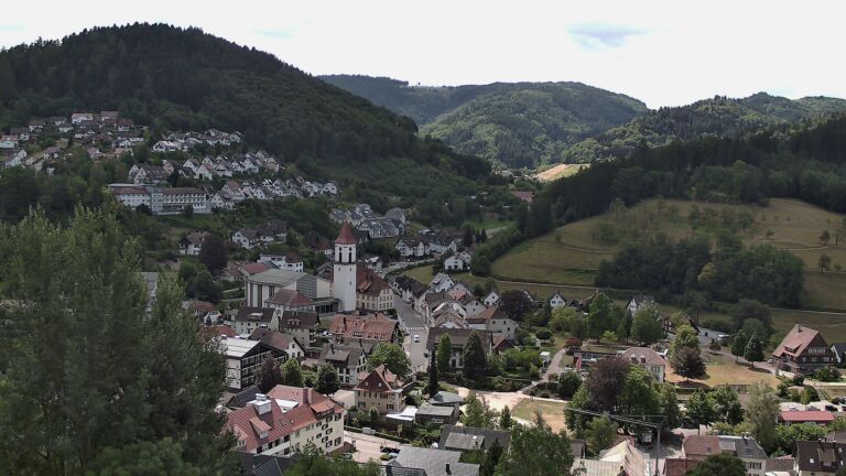 Dieses Bild zeigt eine Webcam-Aufnahme von Ottenhöfen, aufgenommen am Dienstag, den 21.07.2026 um 12:10 Uhr