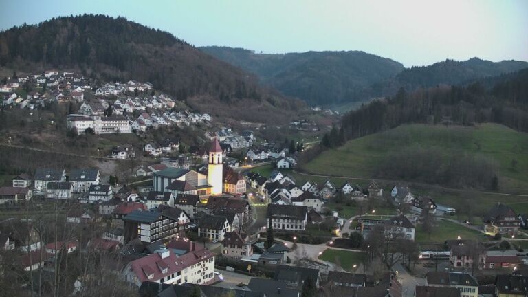 Dieses Bild zeigt eine Webcam-Aufnahme von Ottenhöfen, aufgenommen am Sonntag, den 22.03.2026 um 19:00 Uhr