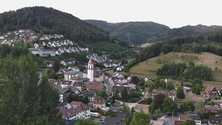 Dieses Bild zeigt eine Webcam-Aufnahme von Ottenhöfen, aufgenommen am Donnerstag, den 30.07.2026 um 06:40 Uhr